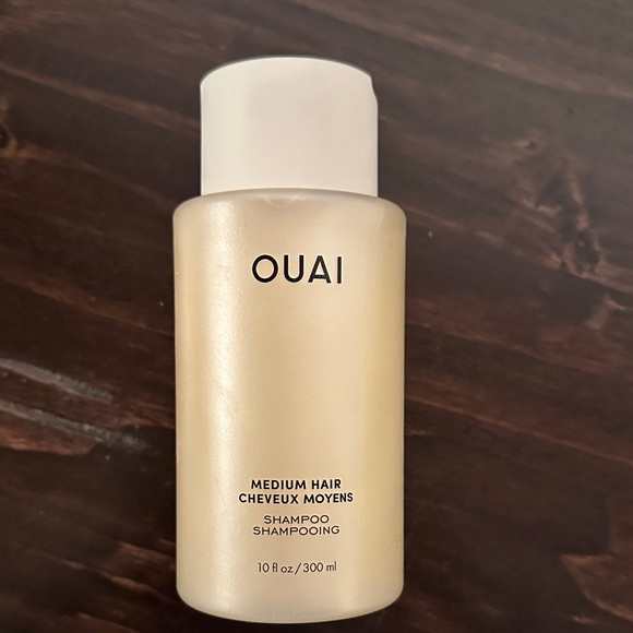 OUAI Medium Hair Shampoo - Picture 2 of 3